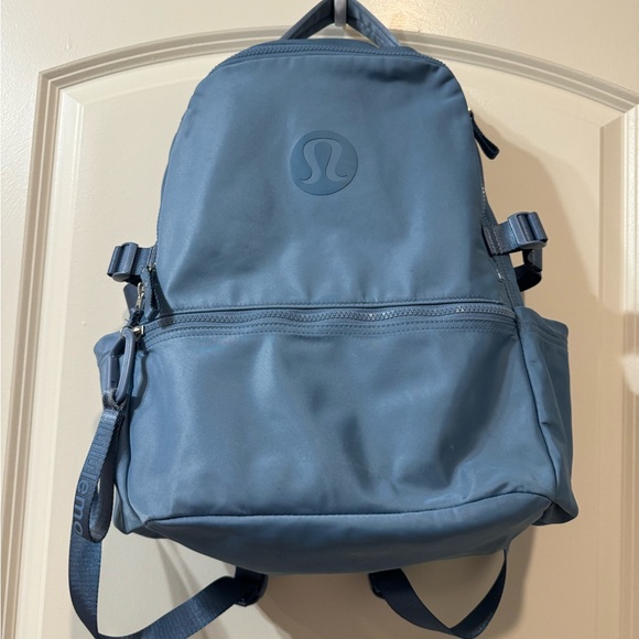 Lululemon New Crew Backpack 22l - Picture 2 of 10